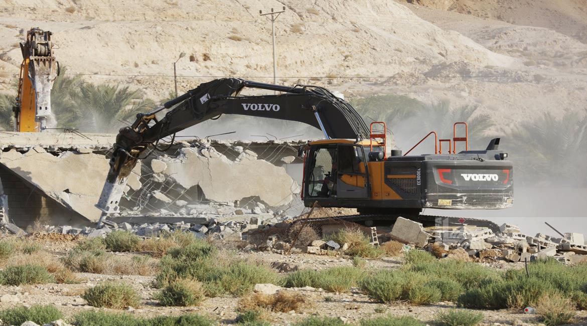 صورة من عملية الهدم، تصوير: سليمان أبو سرور